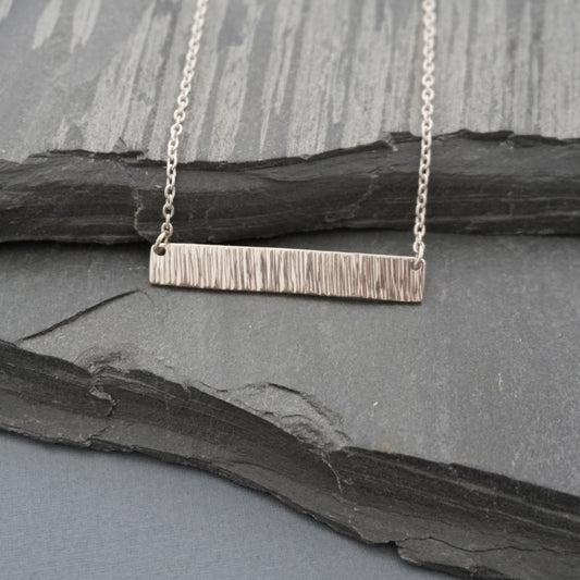 Line Hammered Bar Necklace